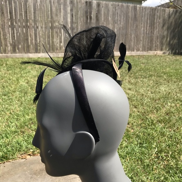 Hat Black Fascinator - Picture 4 of 6